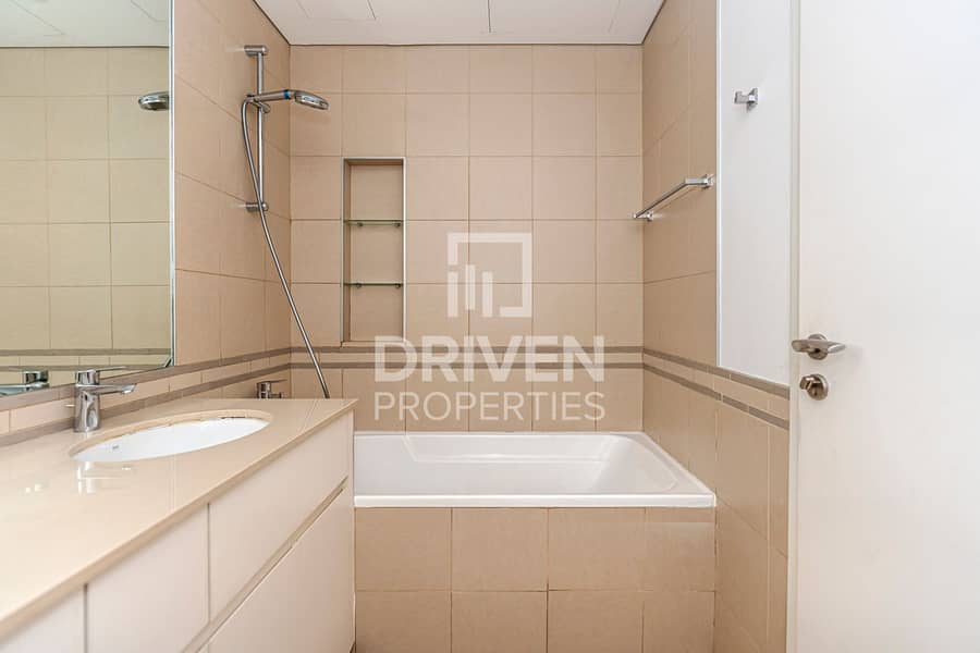 Vacant | Stunning Townhouse Views | Great Location - Image 11