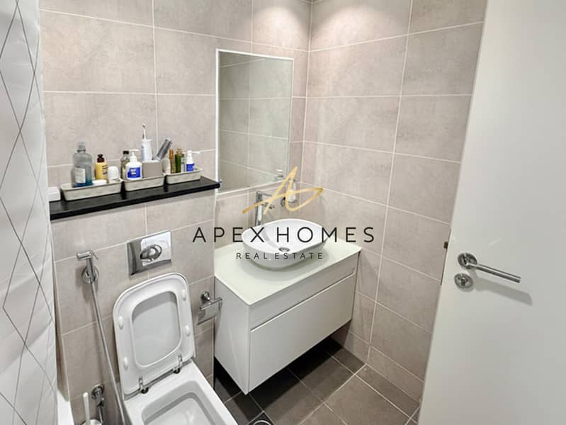 Modern Furnishing | High Floor | Vacant - Image 9