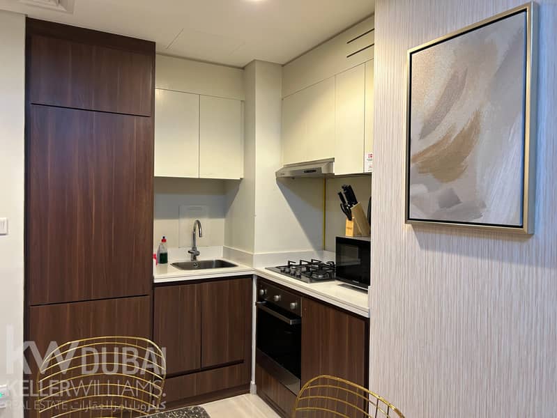FURNISHED | HIGH FLOOR | READY TO MOVE IN