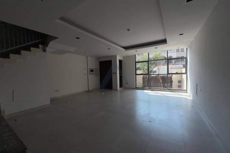 MODERN BRIGHT HOUSE | SPECIOUS | NEAR TO MALL | NEAR EXIT | NEAR MOSQUE