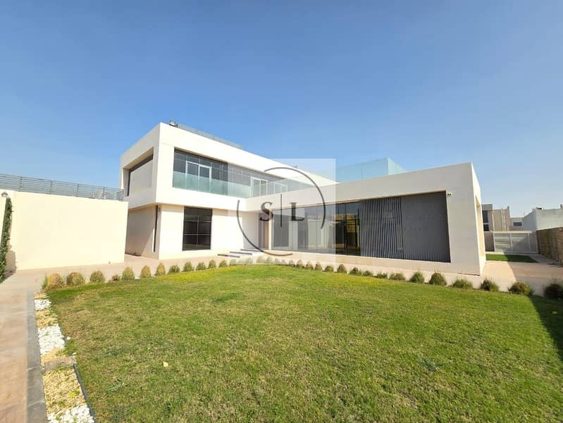 Luxury Modern Villa with Open Living Space