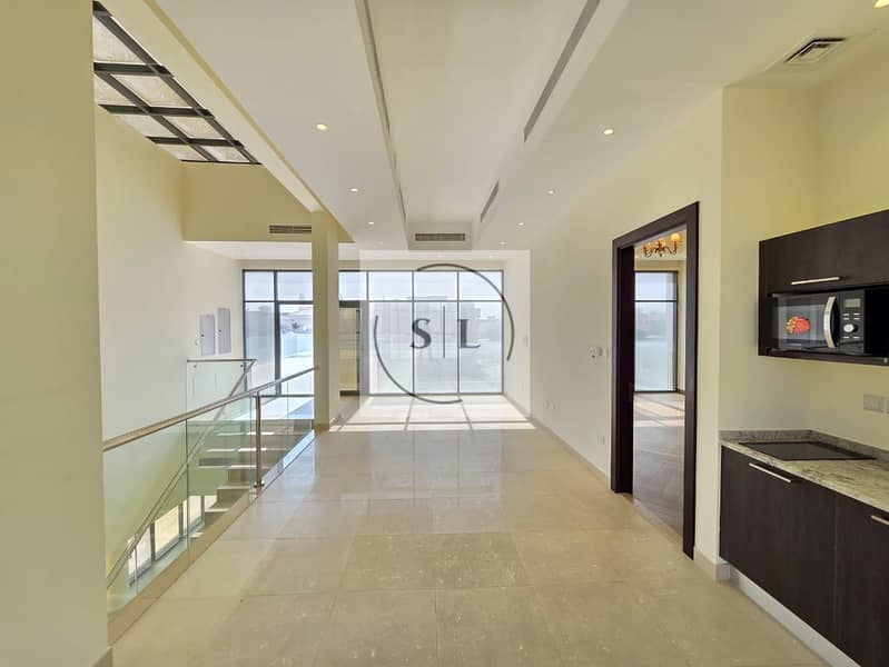 Luxury Modern Villa with Open Living Space - Image 16