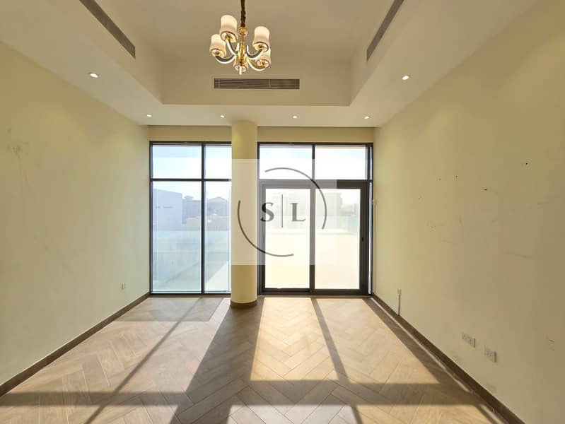 Luxury Modern Villa with Open Living Space - Image 22