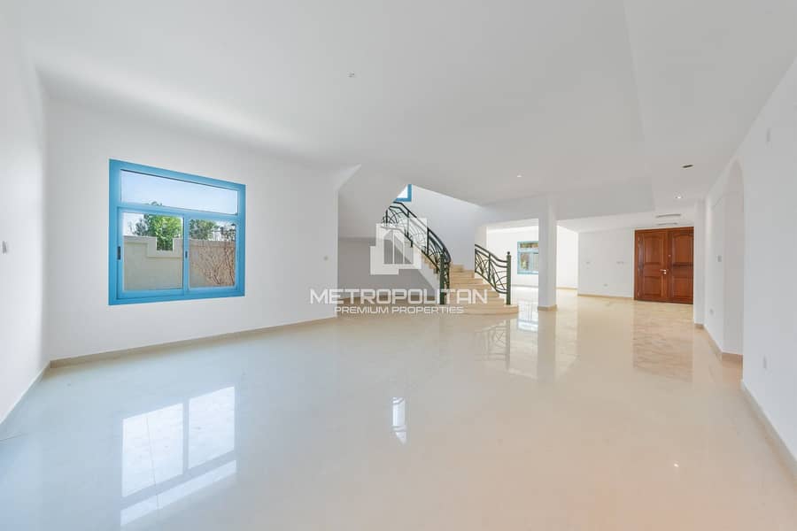 Corner | Single Row Villa in Best Location - Image 10