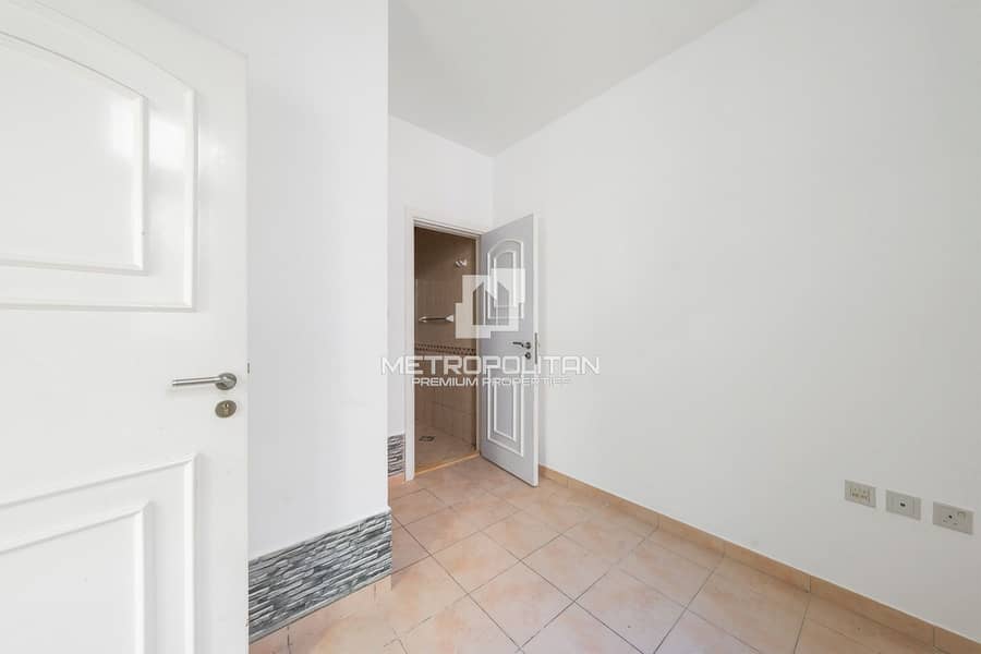 Corner | Single Row Villa in Best Location - Image 12