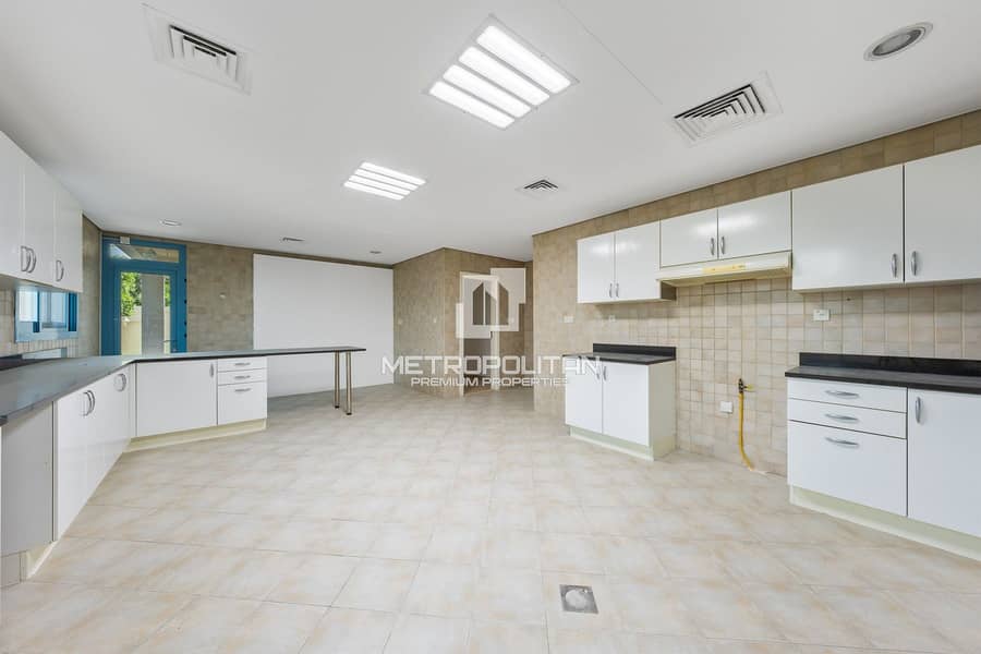 Corner | Single Row Villa in Best Location - Image 15