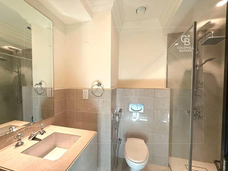 Bright | Ready to Move In | Spacious Layout - Image 9