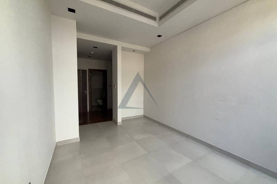 MODERN BRIGHT HOUSE | SPECIOUS | NEAR TO MALL | NEAR EXIT | NEAR MOSQUE - Image 13