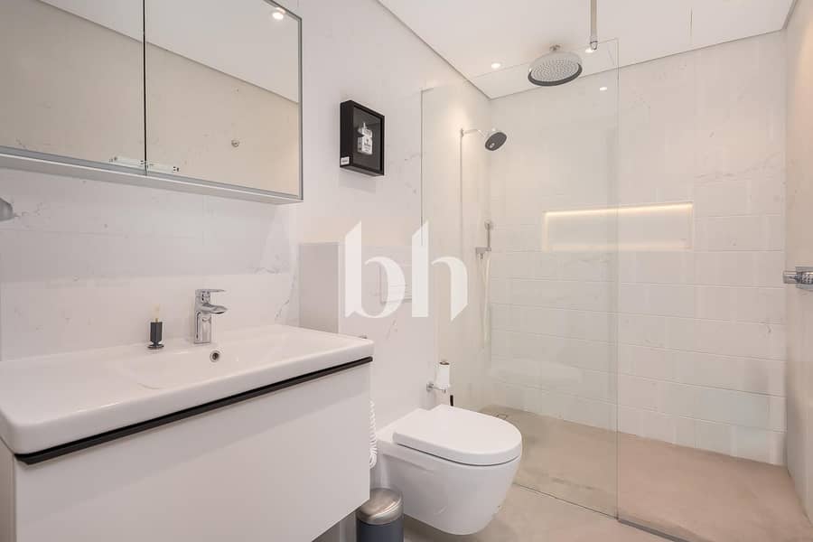 Upgraded Duplex | Lake View | Tenanted - Image 7