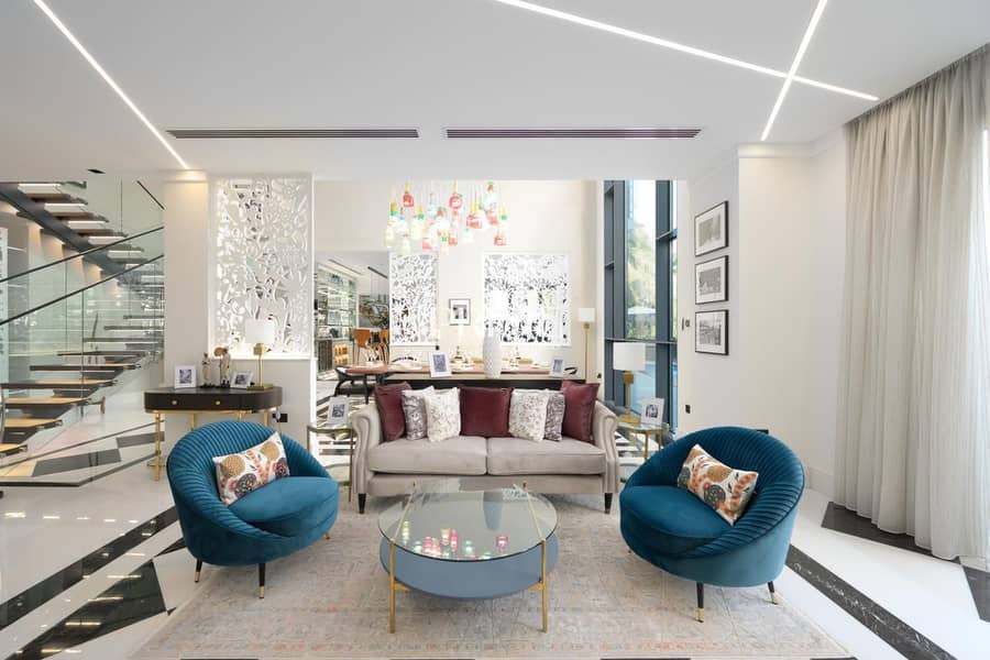 6 BR Upgraded | Lake View | Extended Plot, BUA