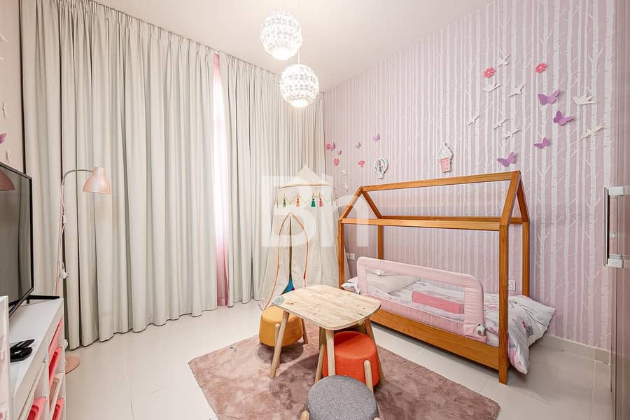 Modern 3BR Townhouse + Maid | Full Furnished | - Image 9