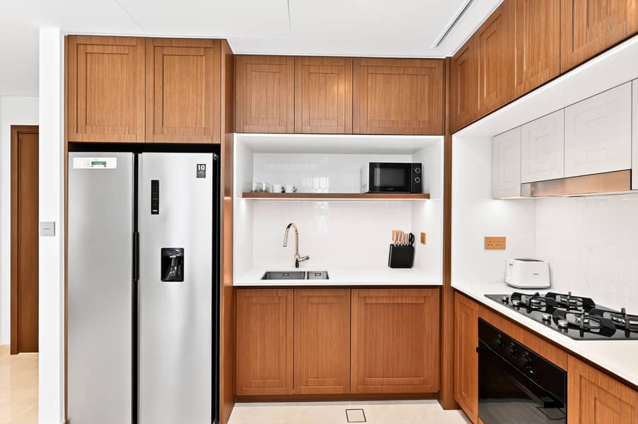 Seaside 2BD in Palace Residence, Emaar Beachfront