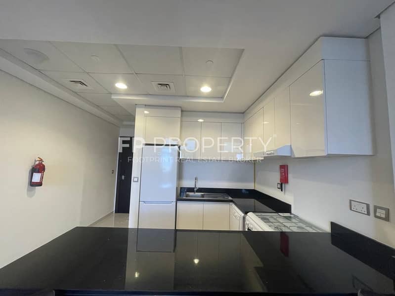 2BHK Luxury I Furnished | High Floor | 360° View - Image 7