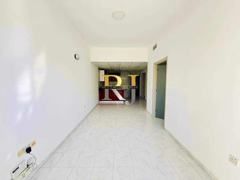 Hot Offer-Ready to move-Prime location. .