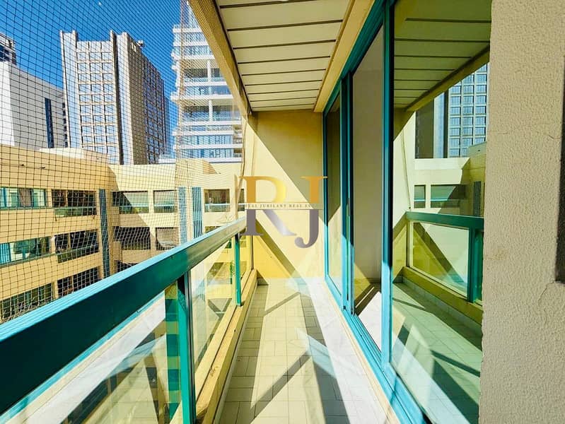 Hot Offer-Ready to move-Prime location. .