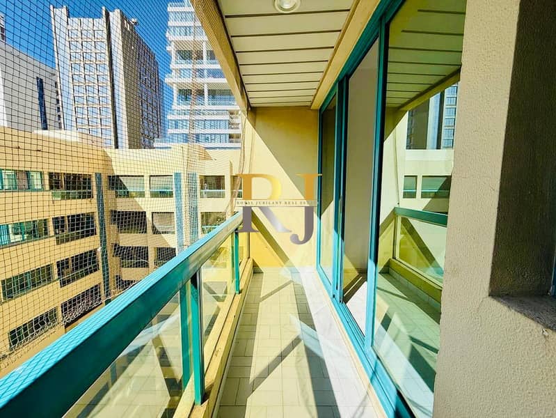 Hot Offer-Ready to move-Prime location. .