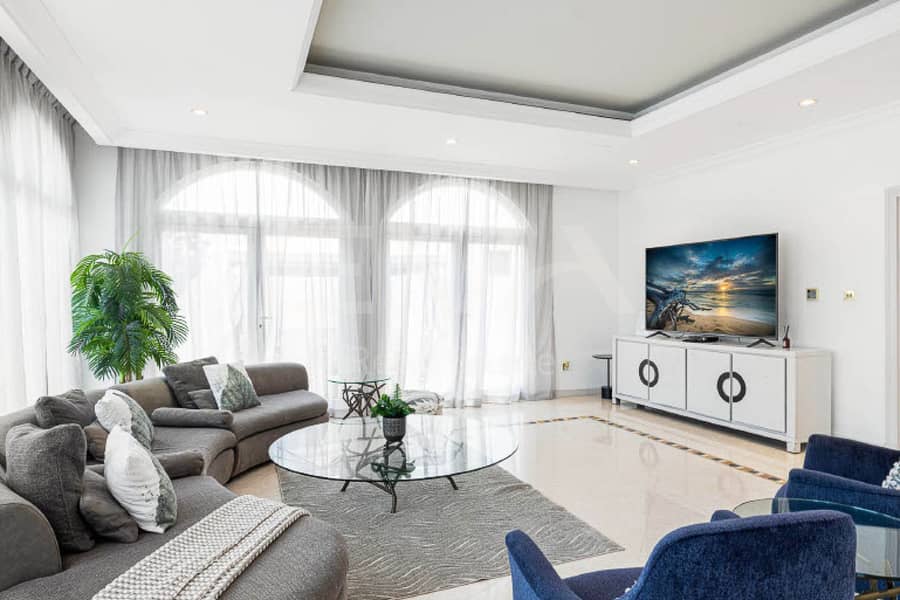 Upgraded | Central Rotunda | Fully Furnished