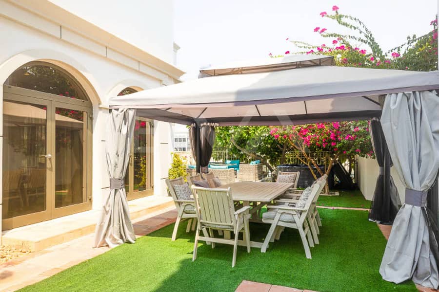 Upgraded | Central Rotunda | Fully Furnished - Image 13