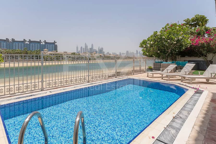 Upgraded | Central Rotunda | Fully Furnished - Image 14