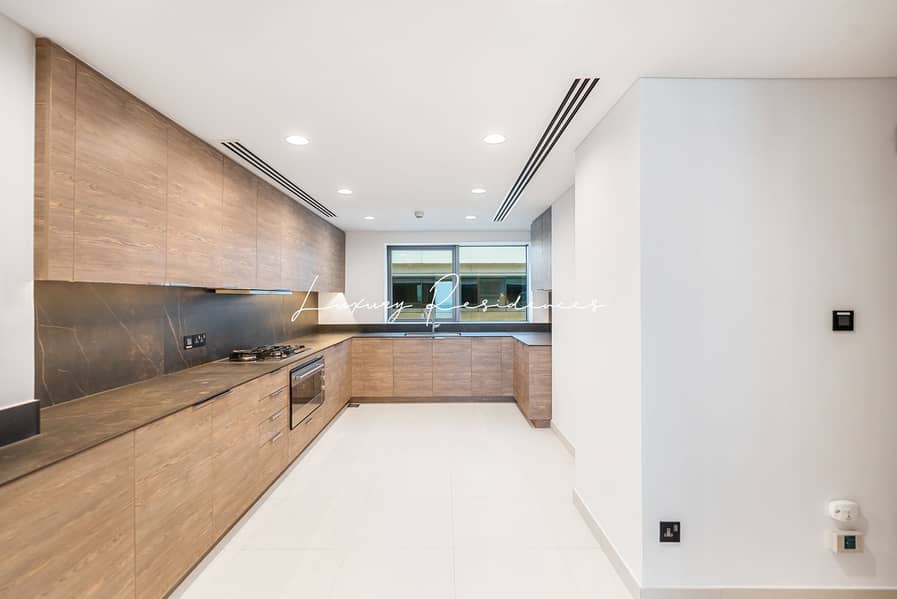 Brand New | Vacant | Sea and Sunset views