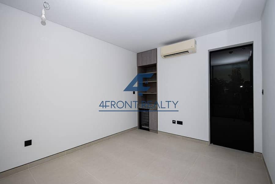 Rare Type B | Ultra Luxury | Superbly Located