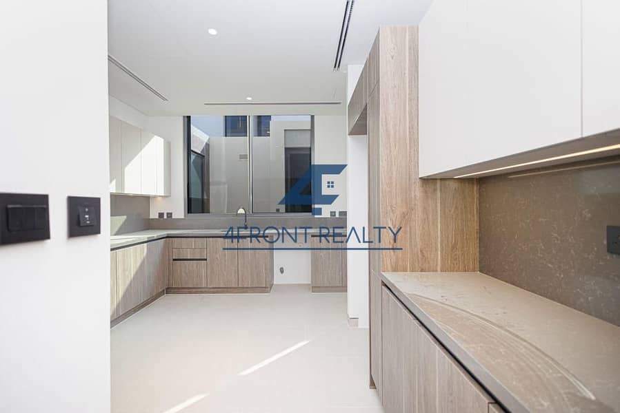 Rare Type B | Ultra Luxury | Superbly Located - Image 14