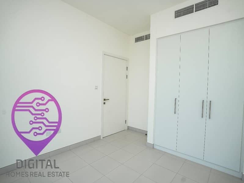 Modern Family Villa in Expo Golf Parkside 1 - Image 10