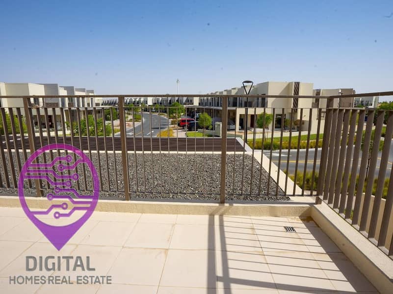 Modern Family Villa in Expo Golf Parkside 1 - Image 12