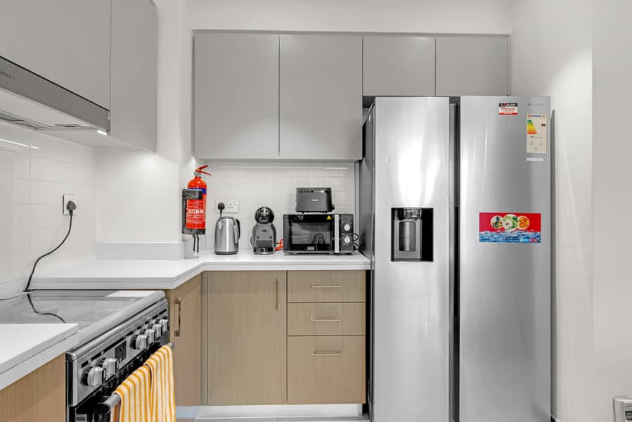 LUXURIOUS FURNISHED | SPACIOUS | BOULEVARD VIEW - Image 8