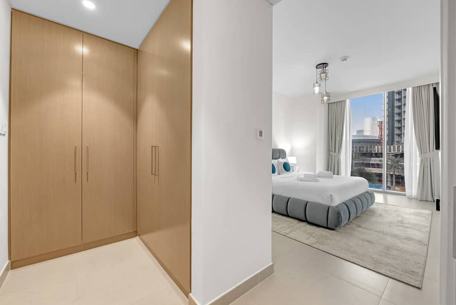 LUXURIOUS FURNISHED | SPACIOUS | BOULEVARD VIEW - Image 17