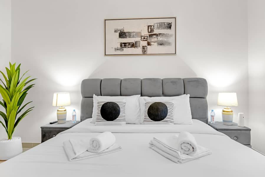 LUXURIOUS FURNISHED | SPACIOUS | BOULEVARD VIEW - Image 22