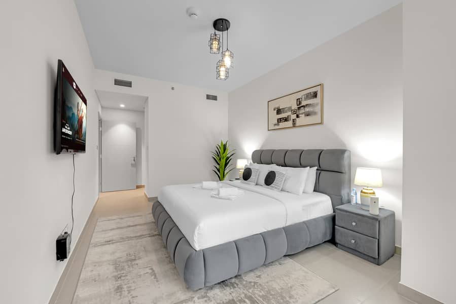 LUXURIOUS FURNISHED | SPACIOUS | BOULEVARD VIEW - Image 24