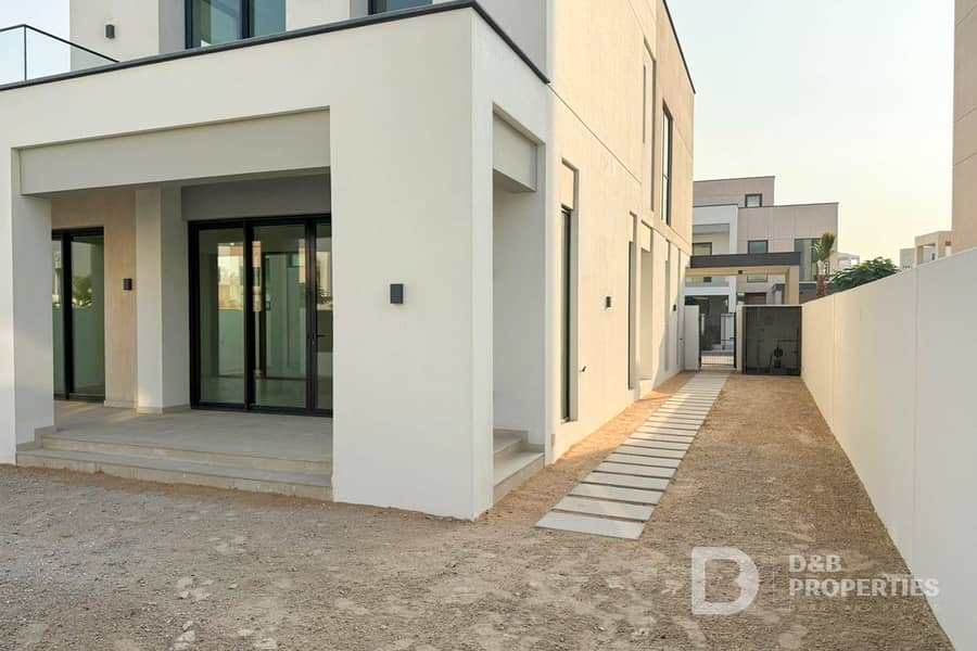 True corner | Standalone Villa | Brand New - Image 6