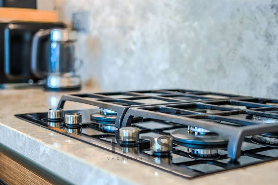 Seaside Residence | Private Beach | Palm View - Image 9