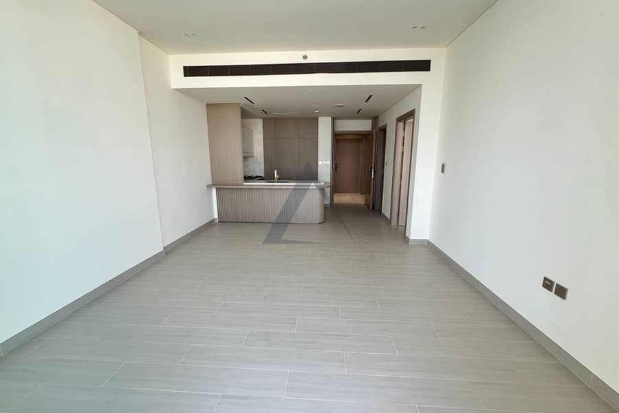 Luxurious 1 BHK| Bright & Spacious| Open Kitchen