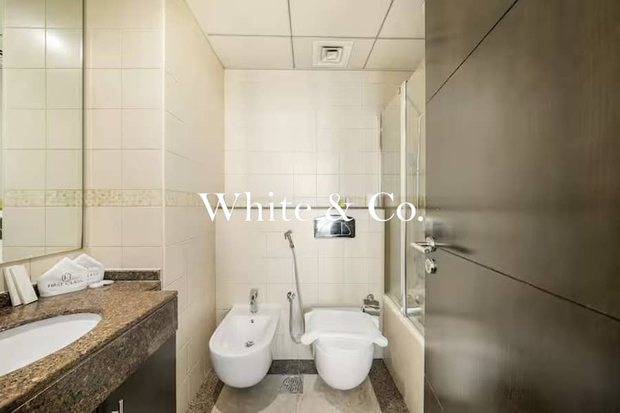 Vacant | Close to the Beach | Upgraded - Image 12