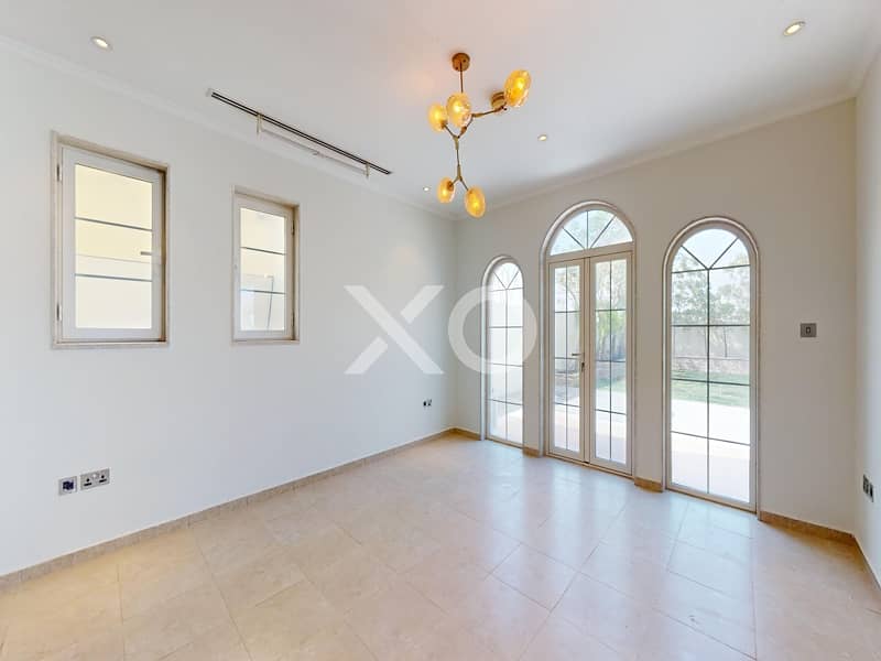 VACANT SOON | SINGLE ROW | CLOSE TO PARK