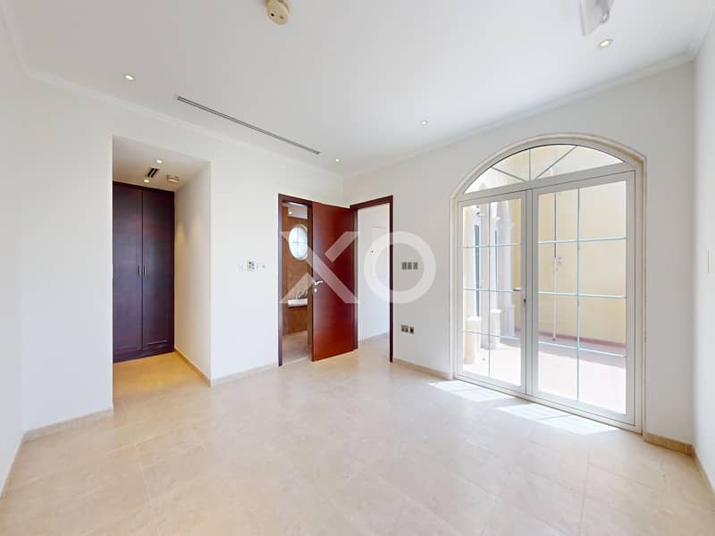 VACANT SOON | SINGLE ROW | CLOSE TO PARK