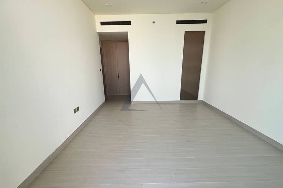 Luxurious 1 BHK| Bright & Spacious| Open Kitchen