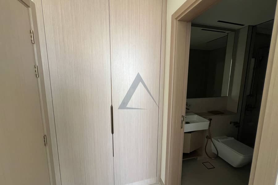 Luxurious 1 BHK| Bright & Spacious| Open Kitchen - Image 9