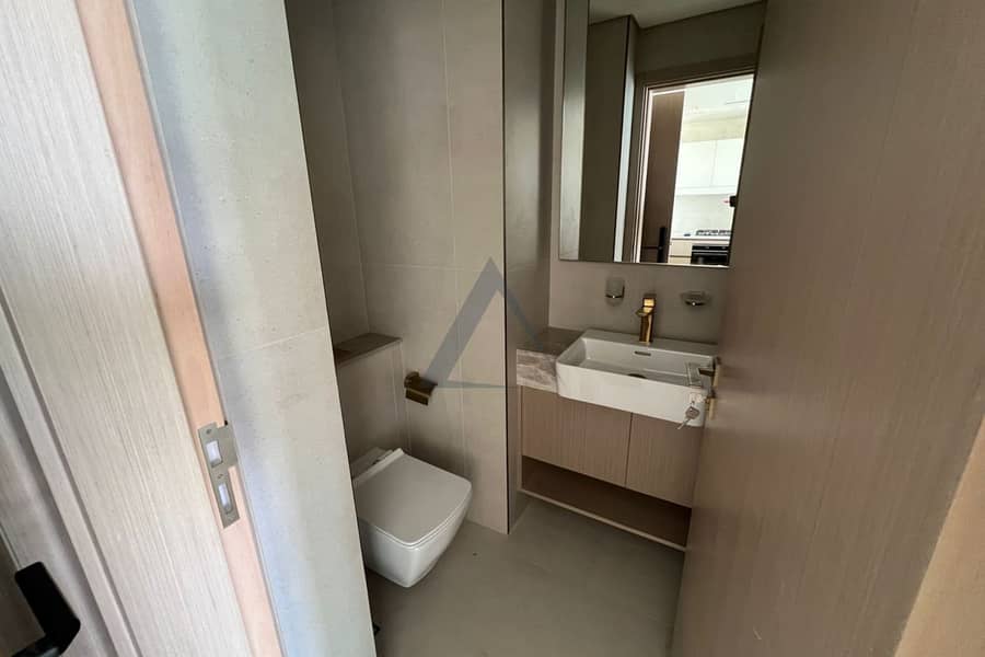 Luxurious 1 BHK| Bright & Spacious| Open Kitchen - Image 10