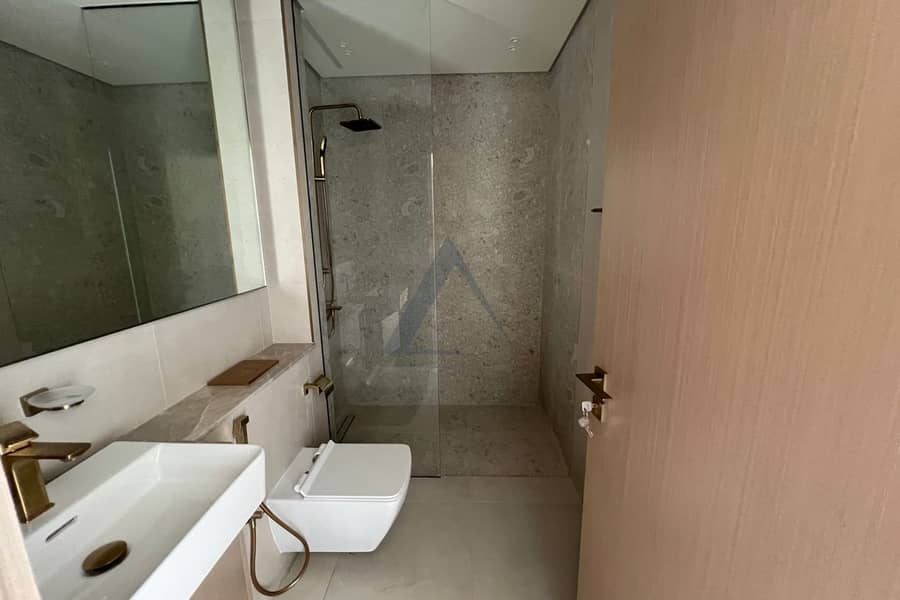 Luxurious 1 BHK| Bright & Spacious| Open Kitchen - Image 11