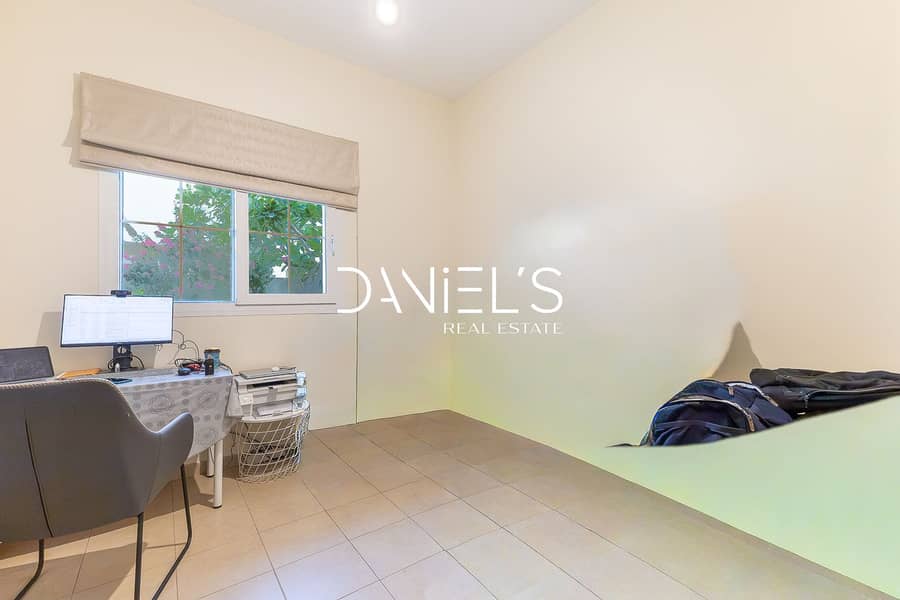 Vacant Soon | 3E | Study Room | Well-Maintained - Image 11