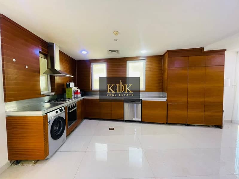 4 bed | Best Ammenities | Spacious