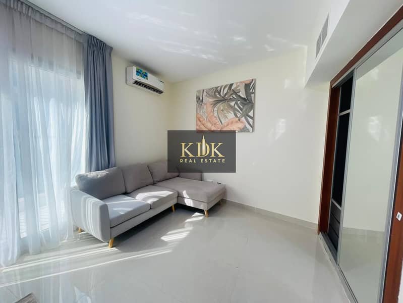 4 bed | Best Ammenities | Spacious - Image 7