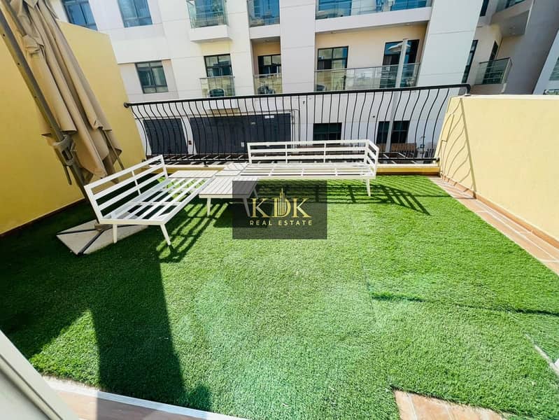 4 bed | Best Ammenities | Spacious - Image 8