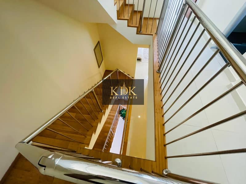 4 bed | Best Ammenities | Spacious - Image 10