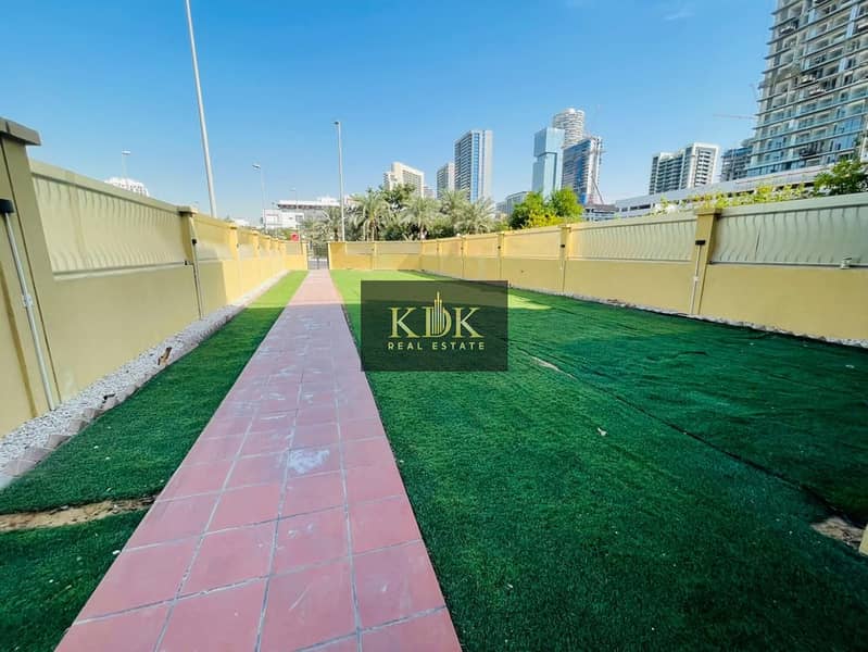 4 bed | Best Ammenities | Spacious - Image 22