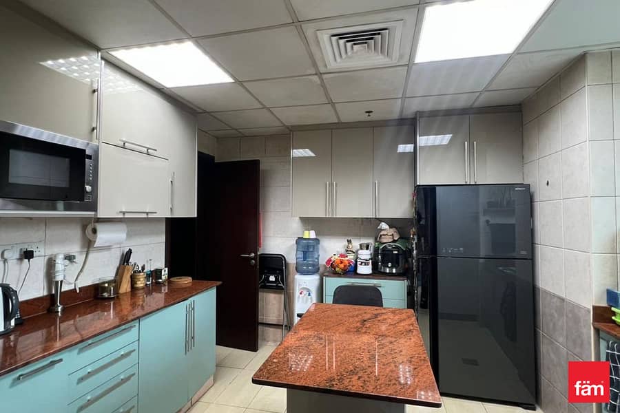 Unique Layout | Terrace Garden | Furnished and VOT - Image 12