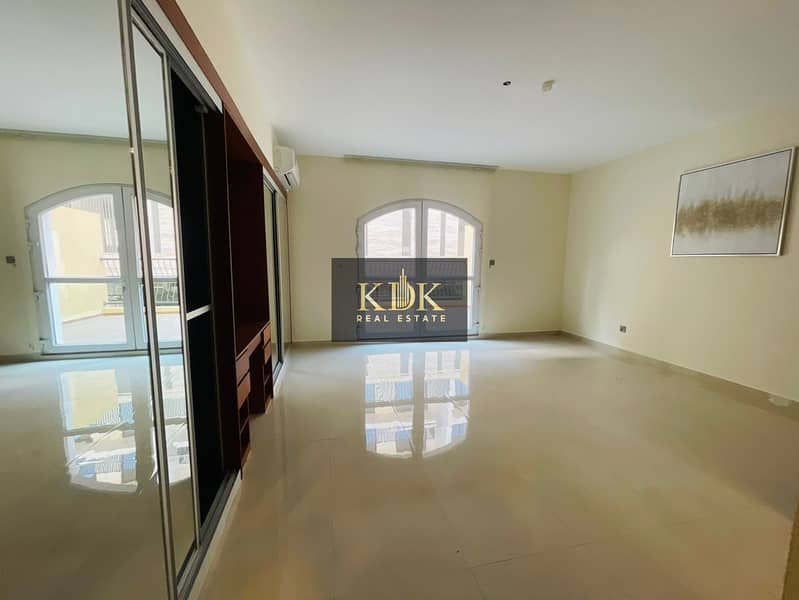 4 bed | Best Ammenities | Spacious